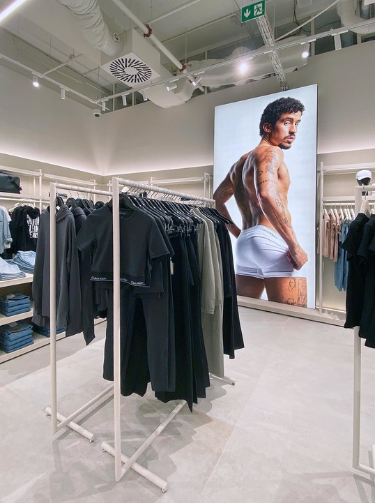 Calvin_Klein_interier_2_final_mala