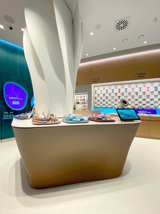 PAL_iQOS_interier_3_mala