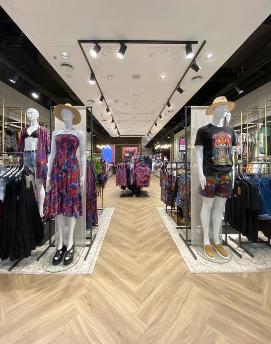 PAL_Medicine_prodejna_interier_5_mala