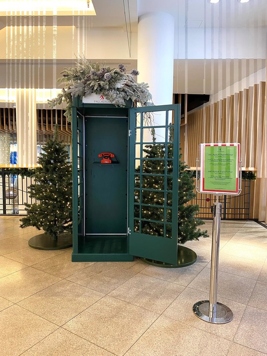 PAL_fotokoutek_telefonni_budka_listopad_2024_jeste_nesvitici_mala